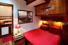 traditional houseboat parisian