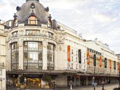 Selected shopping malls in Paris, opening hours